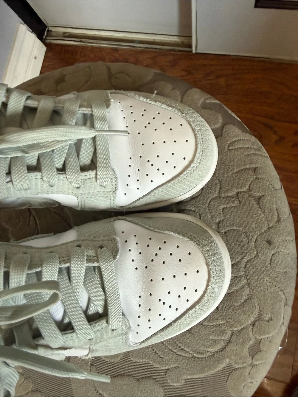 Nike Low-Top Sneakers in Sage Green & White